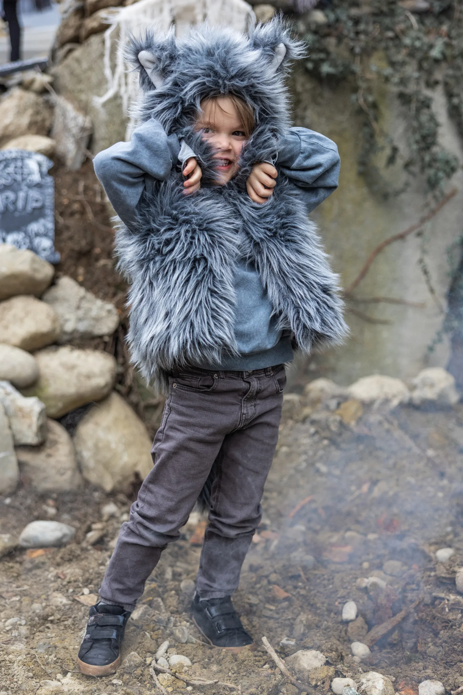 Big Bad Wolf Vest with Gloves 3/4